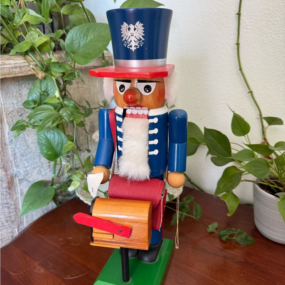 Steinbach nutcracker Mailman